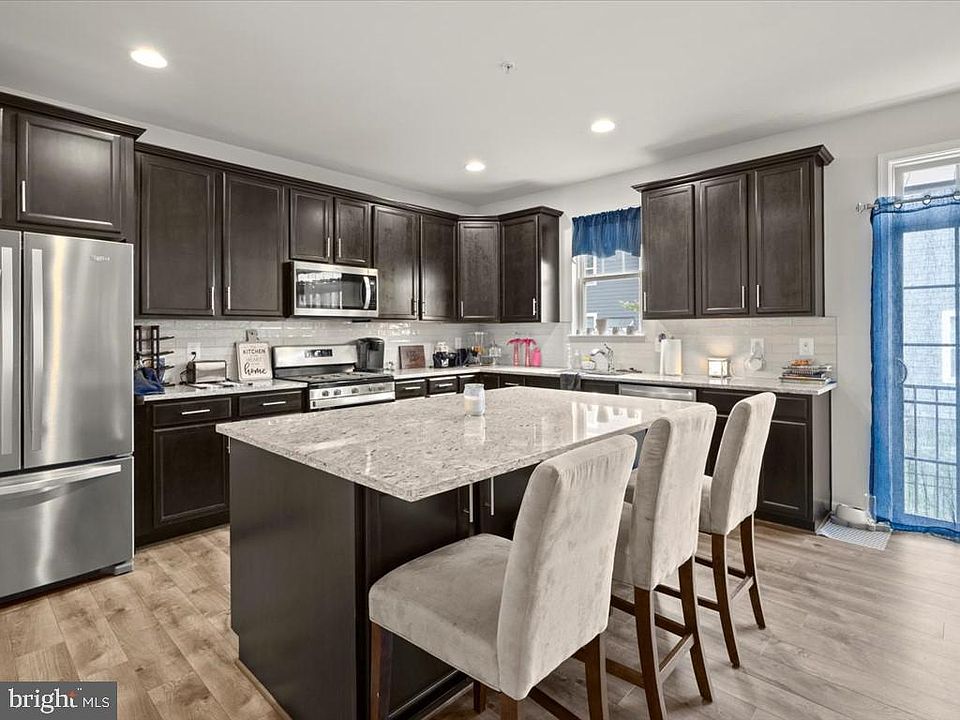 18225 Thunderbolt Rd, Dumfries, VA 22026 Zillow