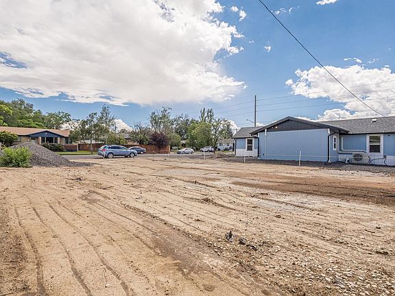 2nd image of N 22nd St