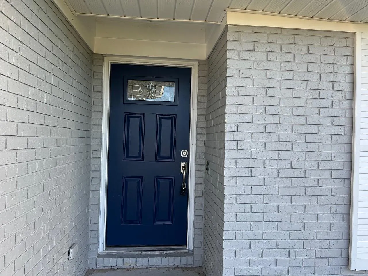 4 bed, 2280 sqft, $2,500 — Photo 2