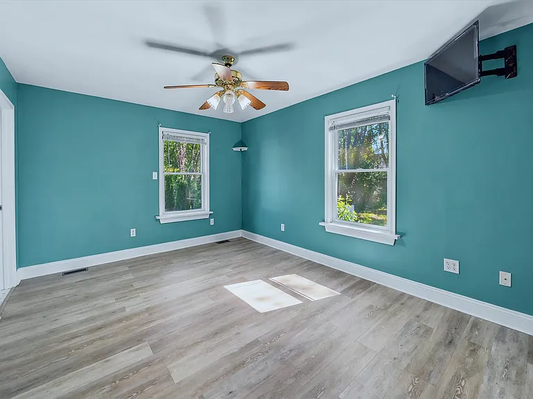 5 Comet Ct — Photo 13