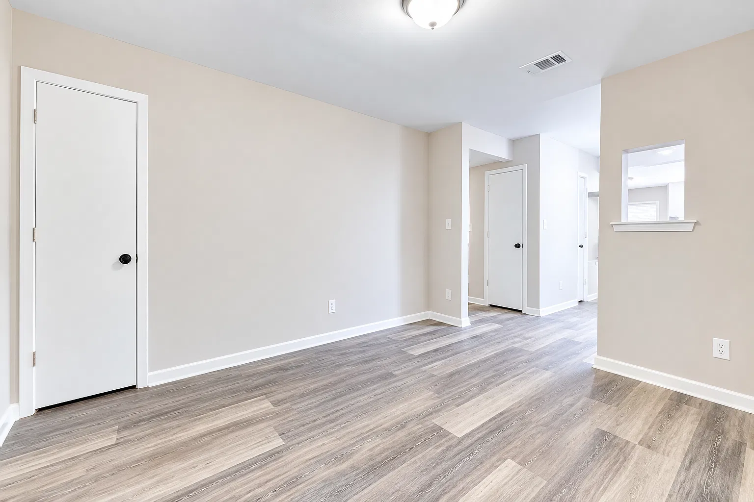 Conifer Court Apartments — Photo 4
