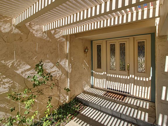 5th image of 9357 Honeywood Ct