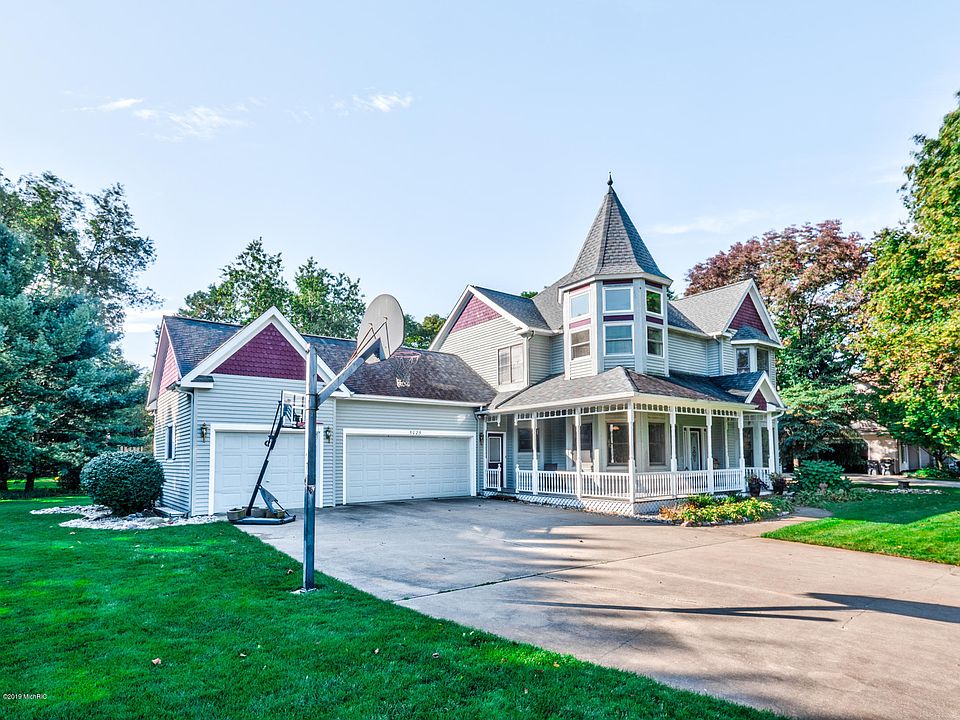 1st image of 5025 Queen Victoria Ln