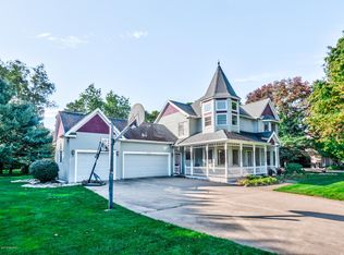 5025 Queen Victoria Ln, Kalamazoo, MI 49009