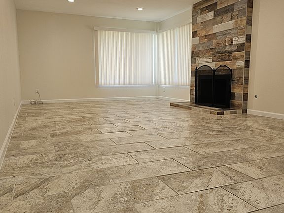 4th image of 2071 Dewberry Ct