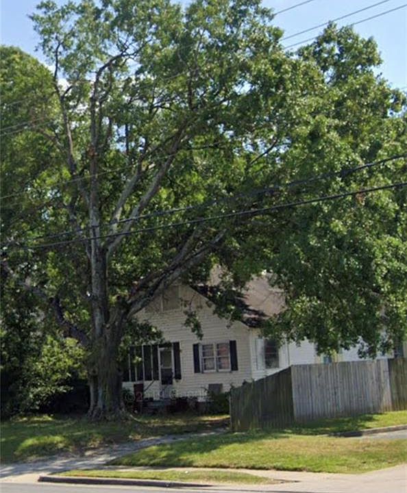 2nd image of 1911 York Rd