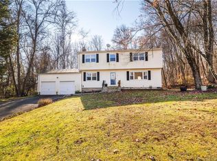 15 Loray Ct, Cheshire, CT 06410