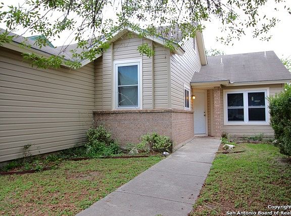 2nd image of 3026 Beacon Field Dr
