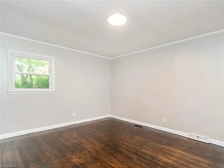 1313 Greenbriar St — Photo 11