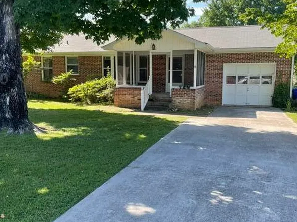 407 Highland Dr, Clinton, TN 37716