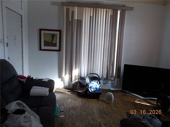2nd image of 415 E Division St