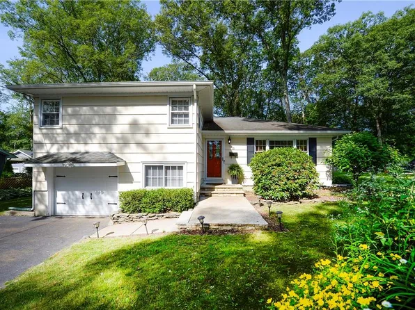 11 Navajo Trail, Sloatsburg, NY 10974