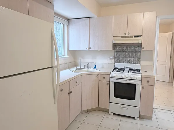 4 Marisa Ct #1F, Staten Island, NY 10314