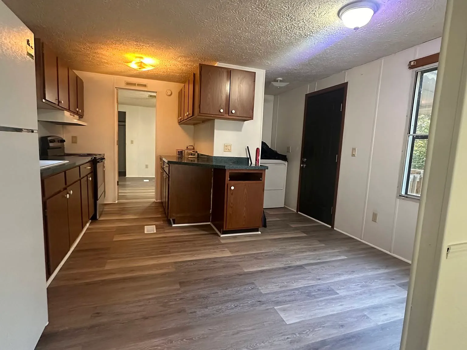 3 bed, $1,350 — Photo 3