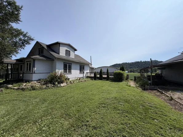 170 N Church St, Peterson, MN 55962