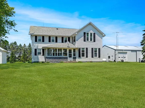 3806 W Gresham Rd, Cedar Falls, IA 50613