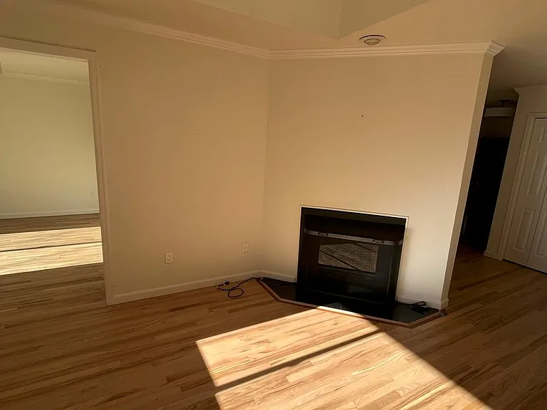1542 Macarthur Dr — Photo 5