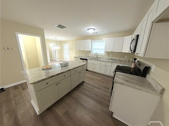 4th image of 135 Mcduffie Drive