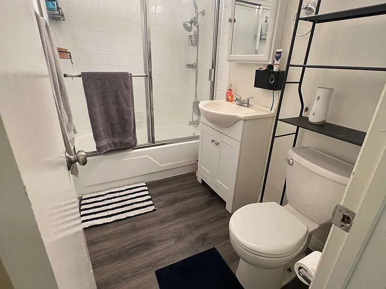 Bathroom with a bathtub