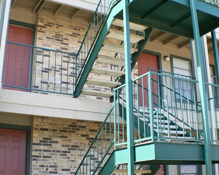 Stadium View Apartments — Photo 23
