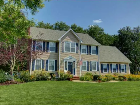 152 Misty Meadow Ln, North Kingstown, RI 02852