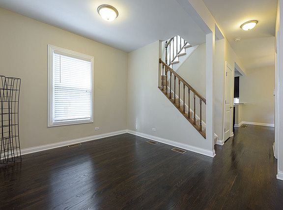 3rd image of 4604 W Waveland Ave
