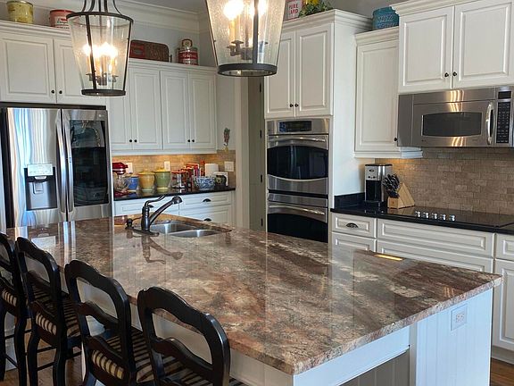 5th image of 180 Glynmere Dr