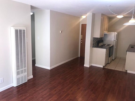 5th image of 456 Wayne Ave #2