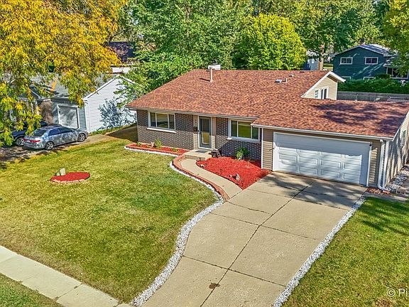 2nd image of 641 Nottingham Ln