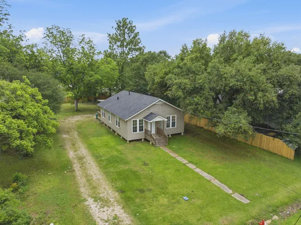 305 S Storer Ave, Iowa, LA 70647