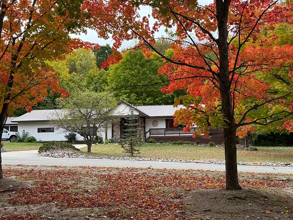 890 Pleasant Valley Rd