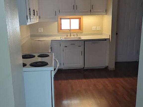 4th image of 624 Madison St