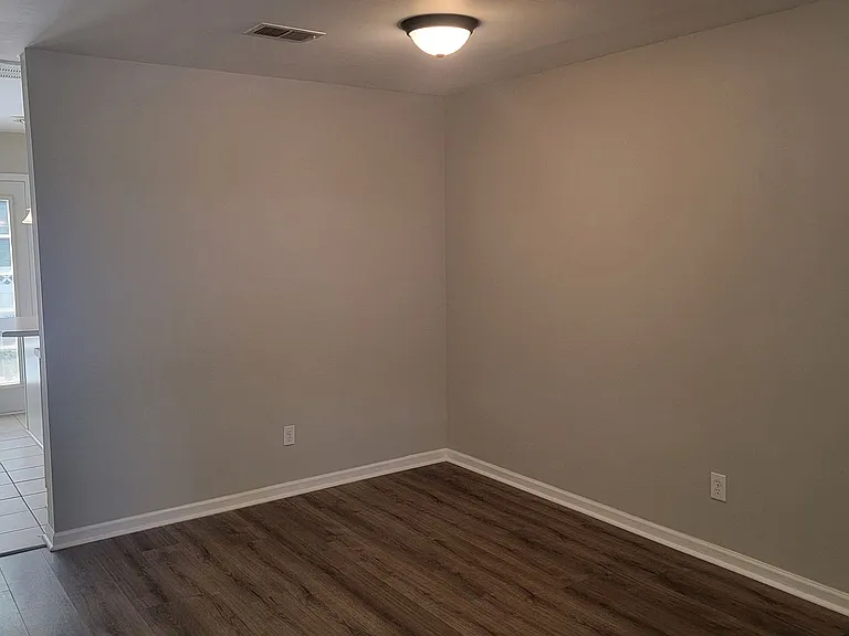 224 Butler Pl — Photo 5