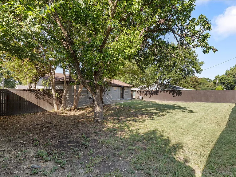 614 Cambridge Dr — Photo 23