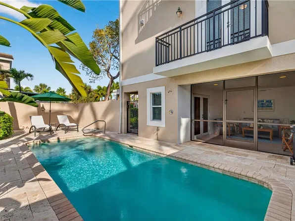 552 11th AVE S #4, NAPLES, FL 34102