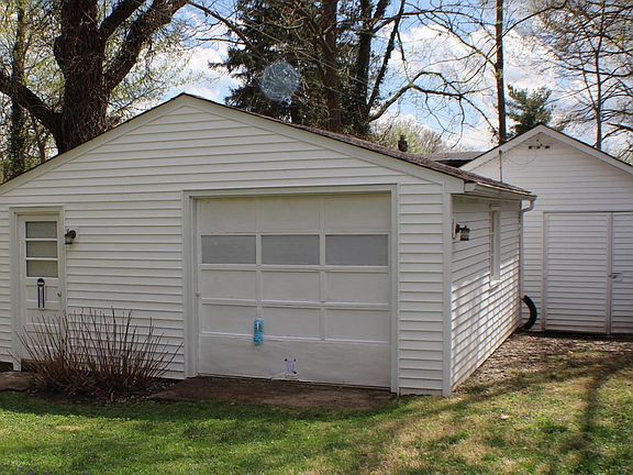 2nd image of 4143 Sibley Ave