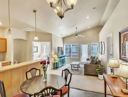 1043 Canyon Meadow Dr — Photo 2