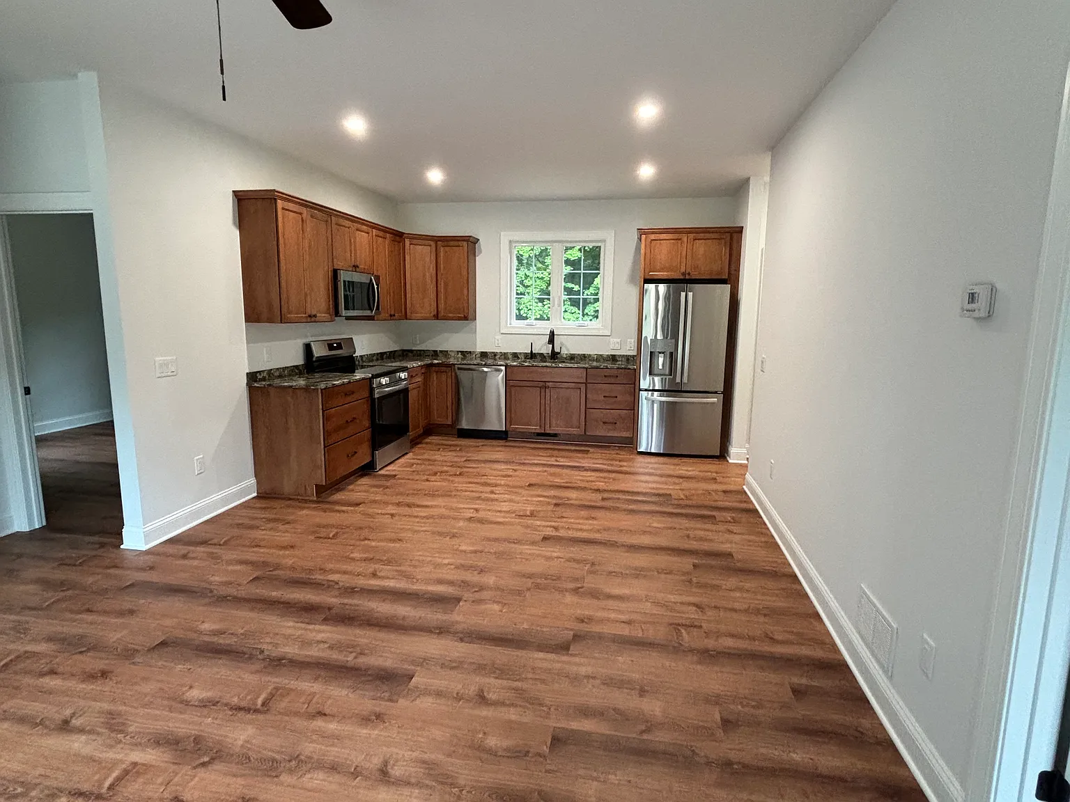 2 bed, 1200 sqft, $2,550 — Photo 3