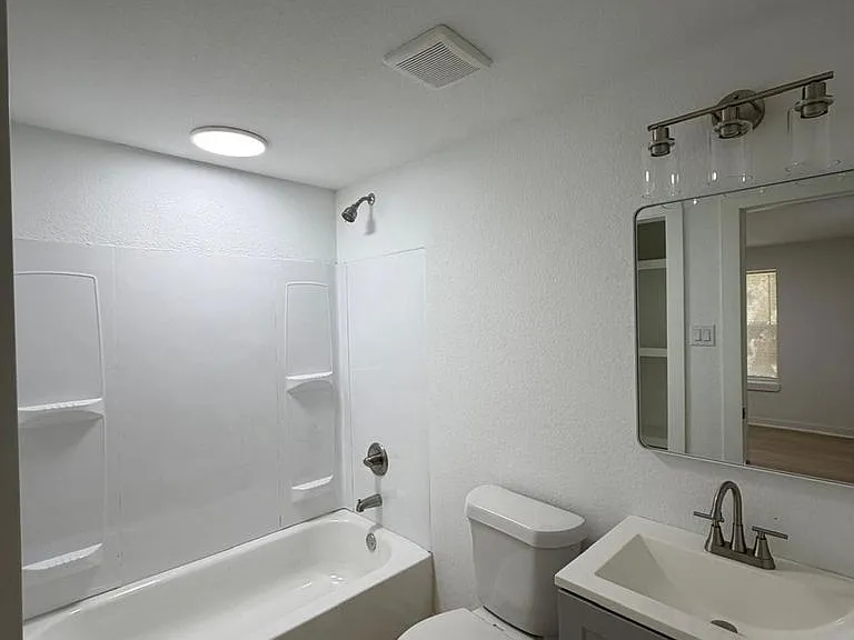 201 Lowery Dr #103 — Photo 9
