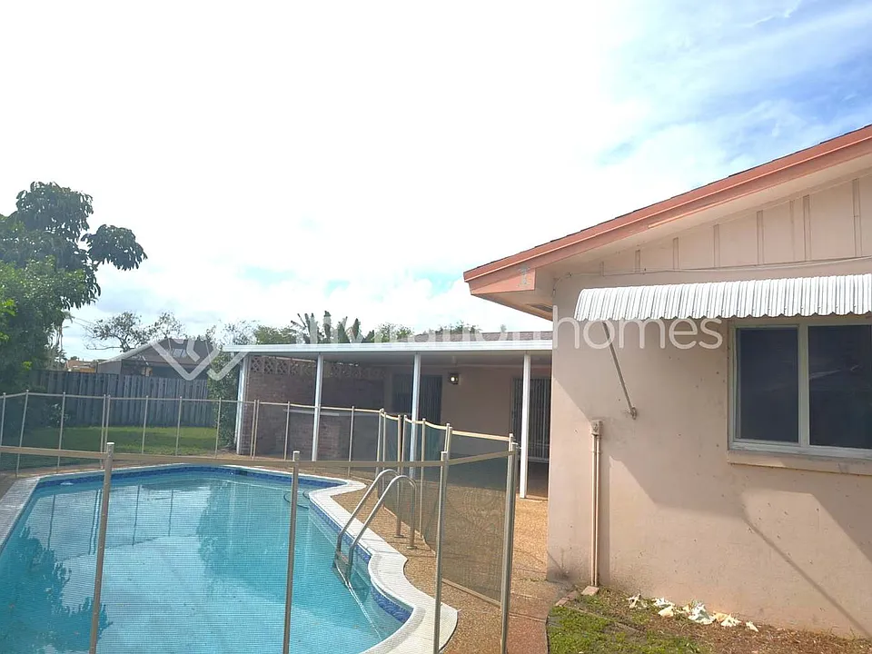 5220 SW 8th Ct
