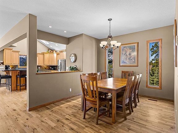 5th image of 389 N Eagle Hts