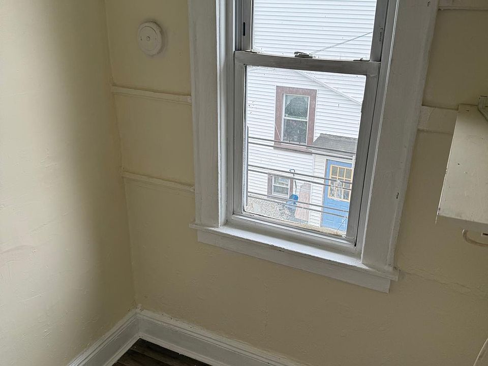 1st image of 315 S 4th Ave APT 2