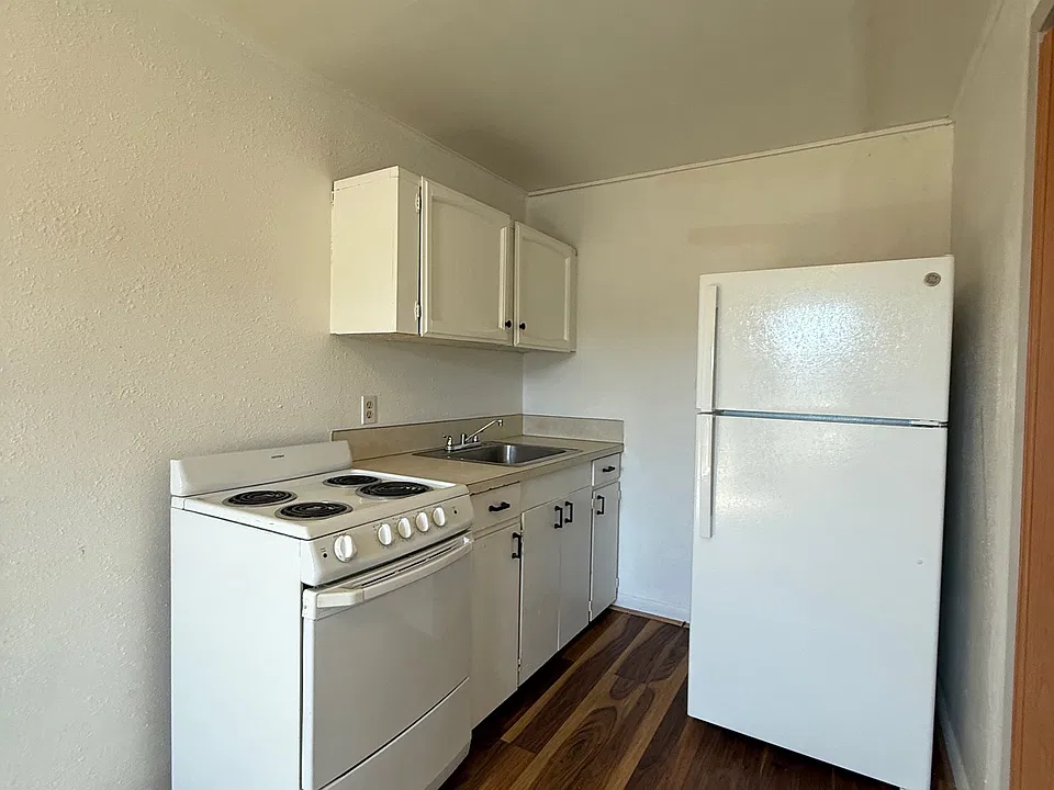 2320 Simpson Ave #4