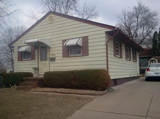 1007 Briarcliff Ln, Clinton, IA 52732