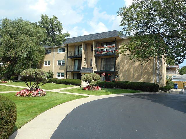1st image of 6560 W Roscoe St APT 2N