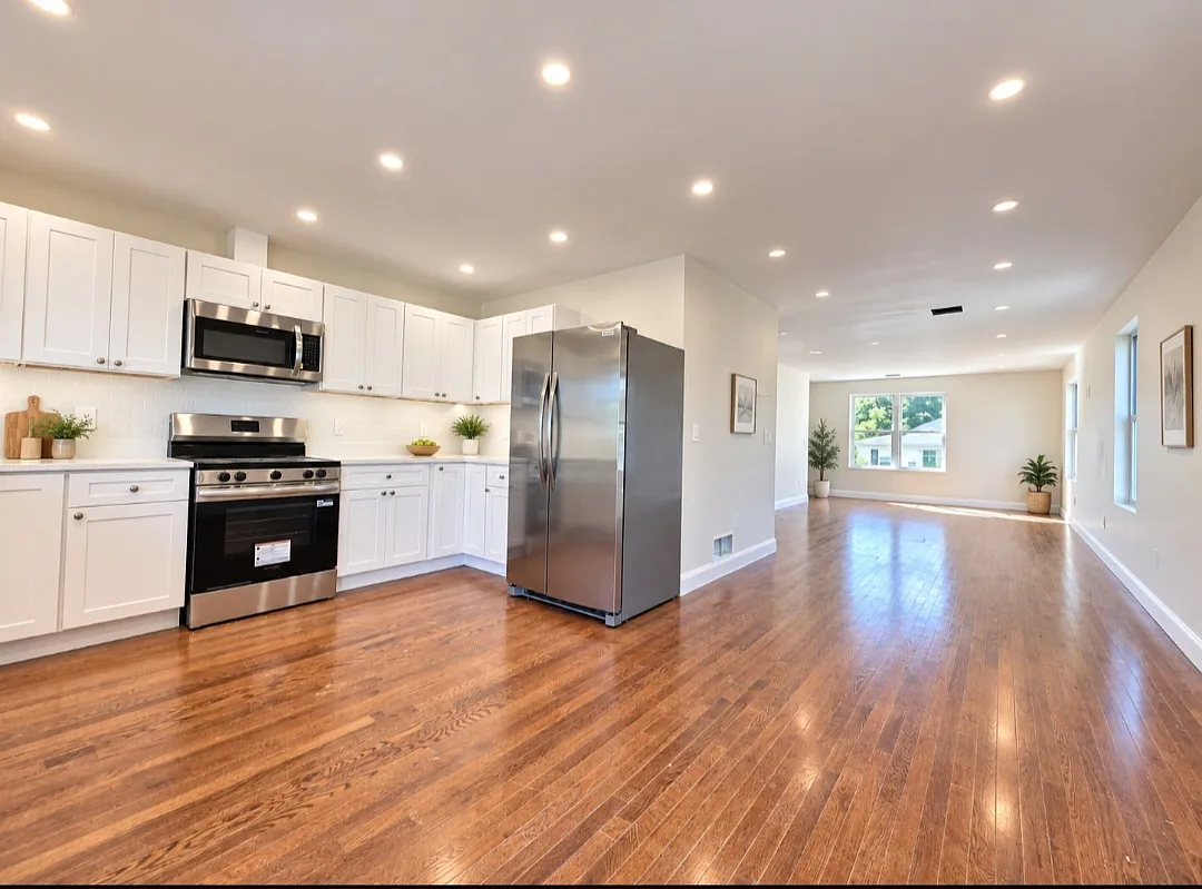 3 bed, 2.5 bath, 1800 sqft, $3,500 — Photo 4
