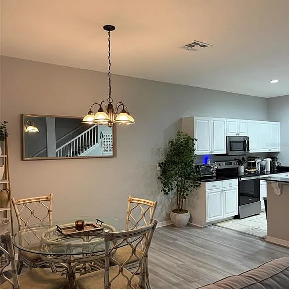 4056 Alan Dr — Photo 8