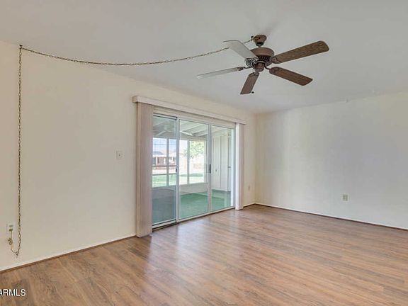 4th image of 11022 W Abbott Ave