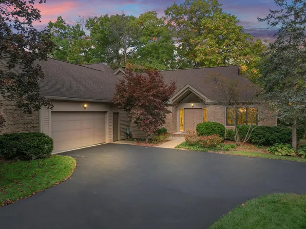 3026 Cross Creek Ct, Ann Arbor, MI 48108