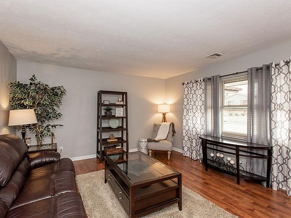 3rd image of 1115 Kirkley Hall Dr